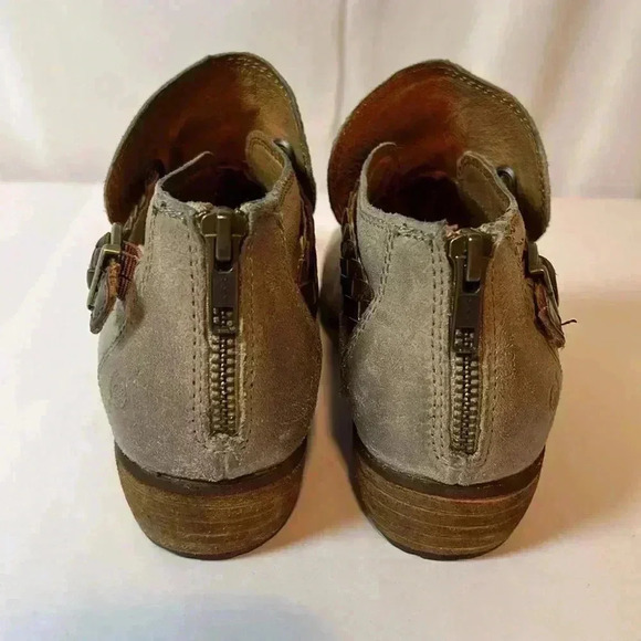 BORN Womens Sylvia Ankle Bootie Tan Leather Brown Braid Accent Back Zip Size 7.5 - Picture 4 of 11